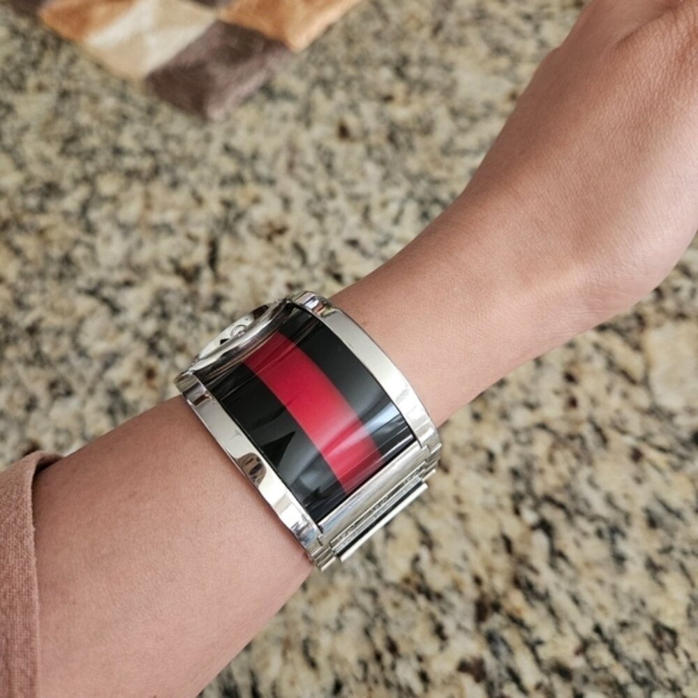 Gucci 112 23mm Unisex Black/Reds Watch - Picture 12 of 14